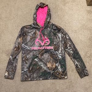 Real tree camo hoodie, women’s small